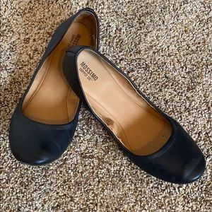 Navy blue flats